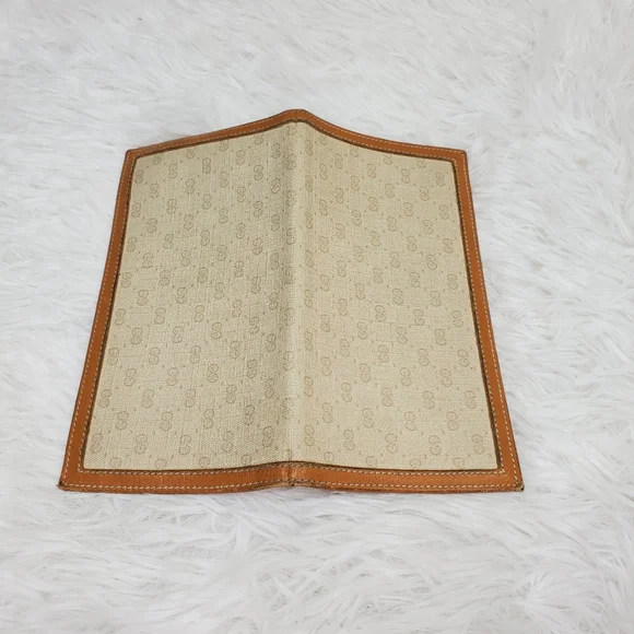 Gucci Vintage check book/ passport wallet